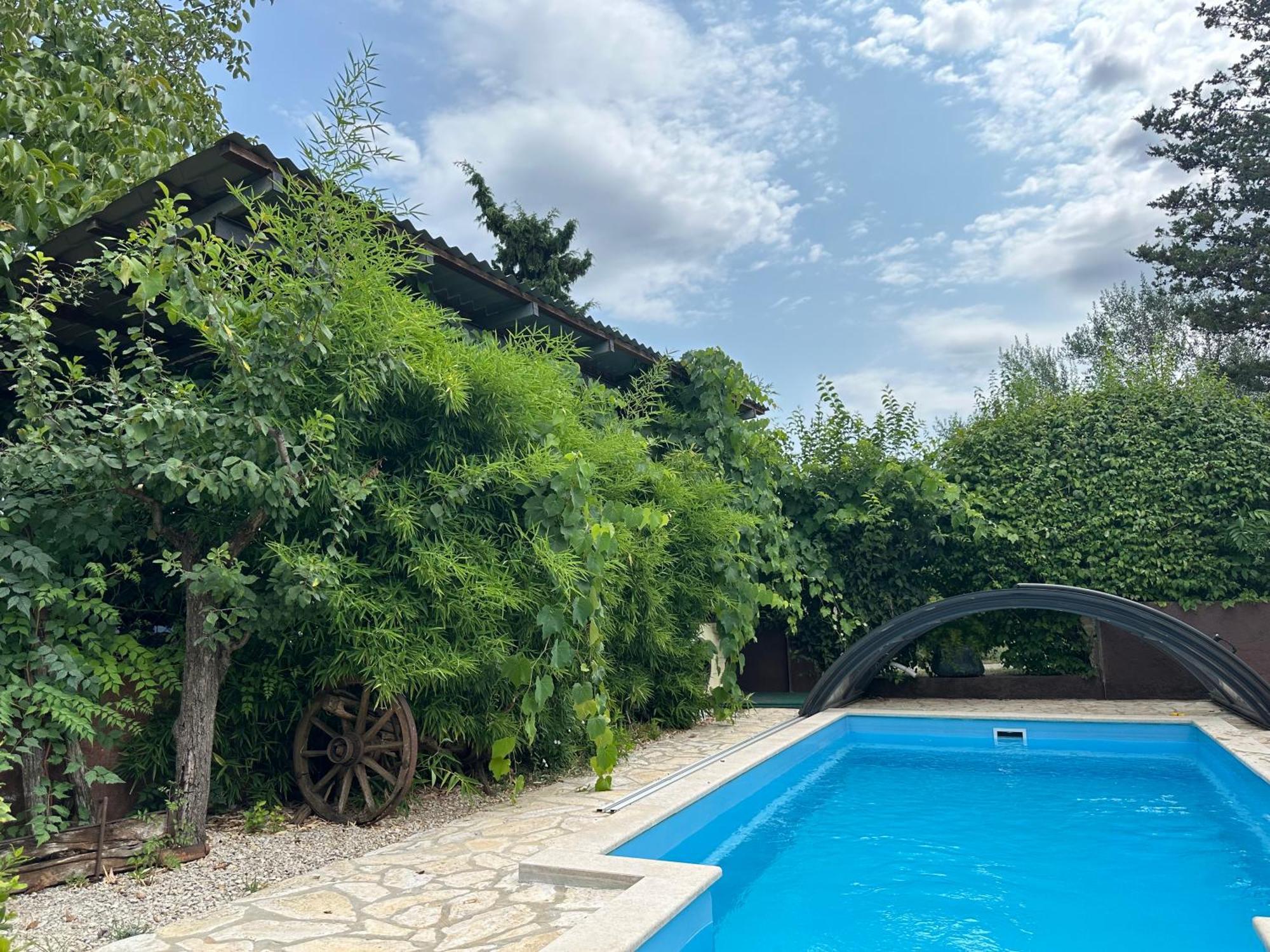 Bokalu With Private Pool Apartment โปเรช ภายนอก รูปภาพ